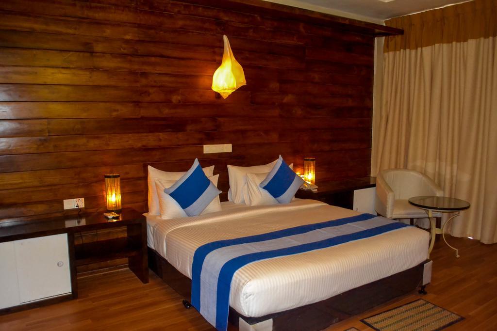 Hotel The Valampuri Jaffna Esterno foto