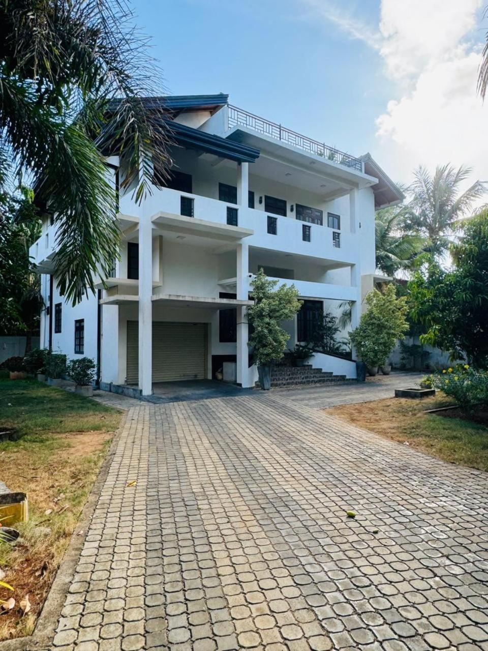 Hotel The Valampuri Jaffna Esterno foto