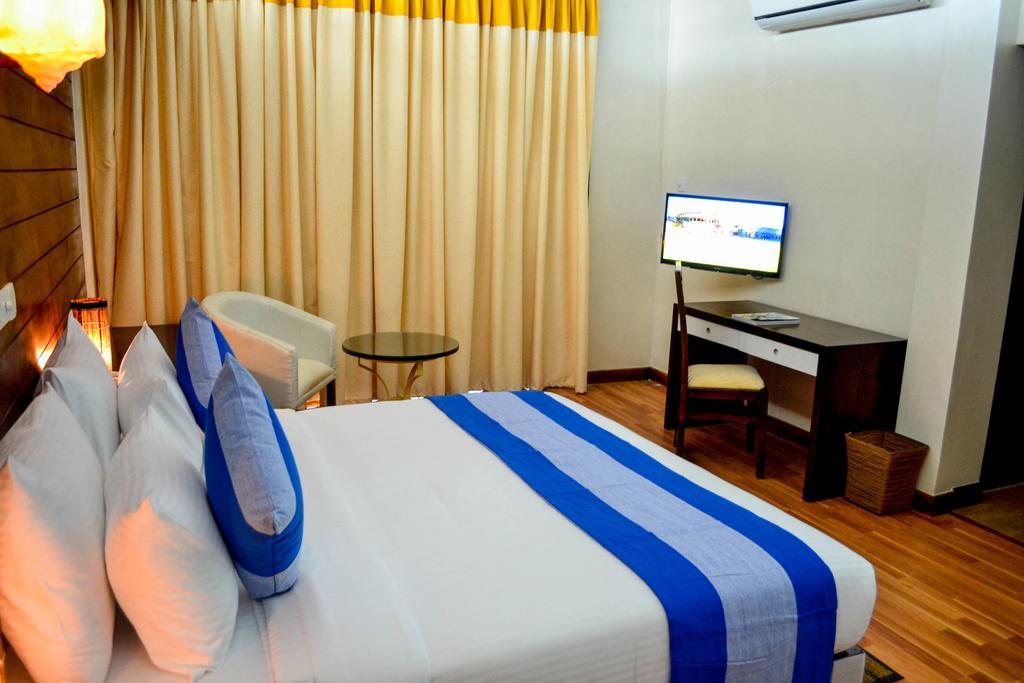 Hotel The Valampuri Jaffna Esterno foto