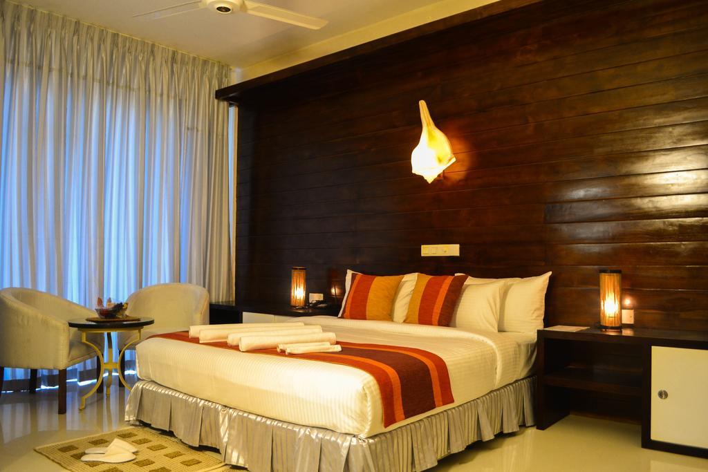 Hotel The Valampuri Jaffna Esterno foto