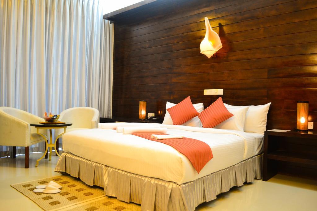 Hotel The Valampuri Jaffna Esterno foto